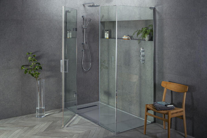 EPIC - Hinged Door with Hinge Panel and Inline Panel for Corner