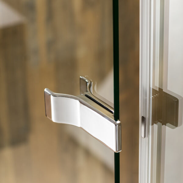 Eclipse Handle with magnetic closure